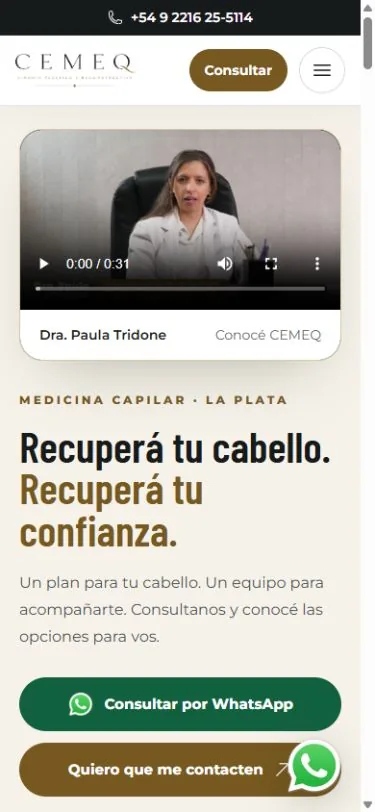 Vista del sitio de CEMEQ Medicina Capilar en celular